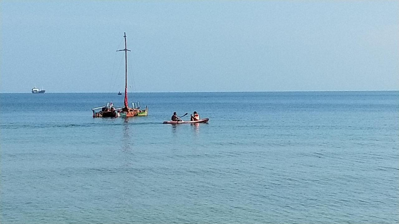Omah Laut Bondo Jepara Margokerto Esterno foto