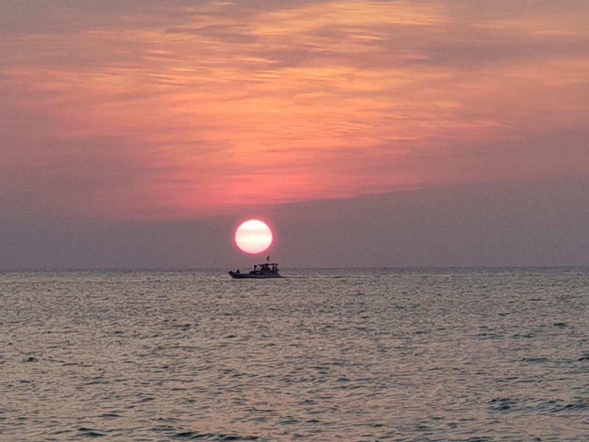 Omah Laut Bondo Jepara Margokerto Esterno foto